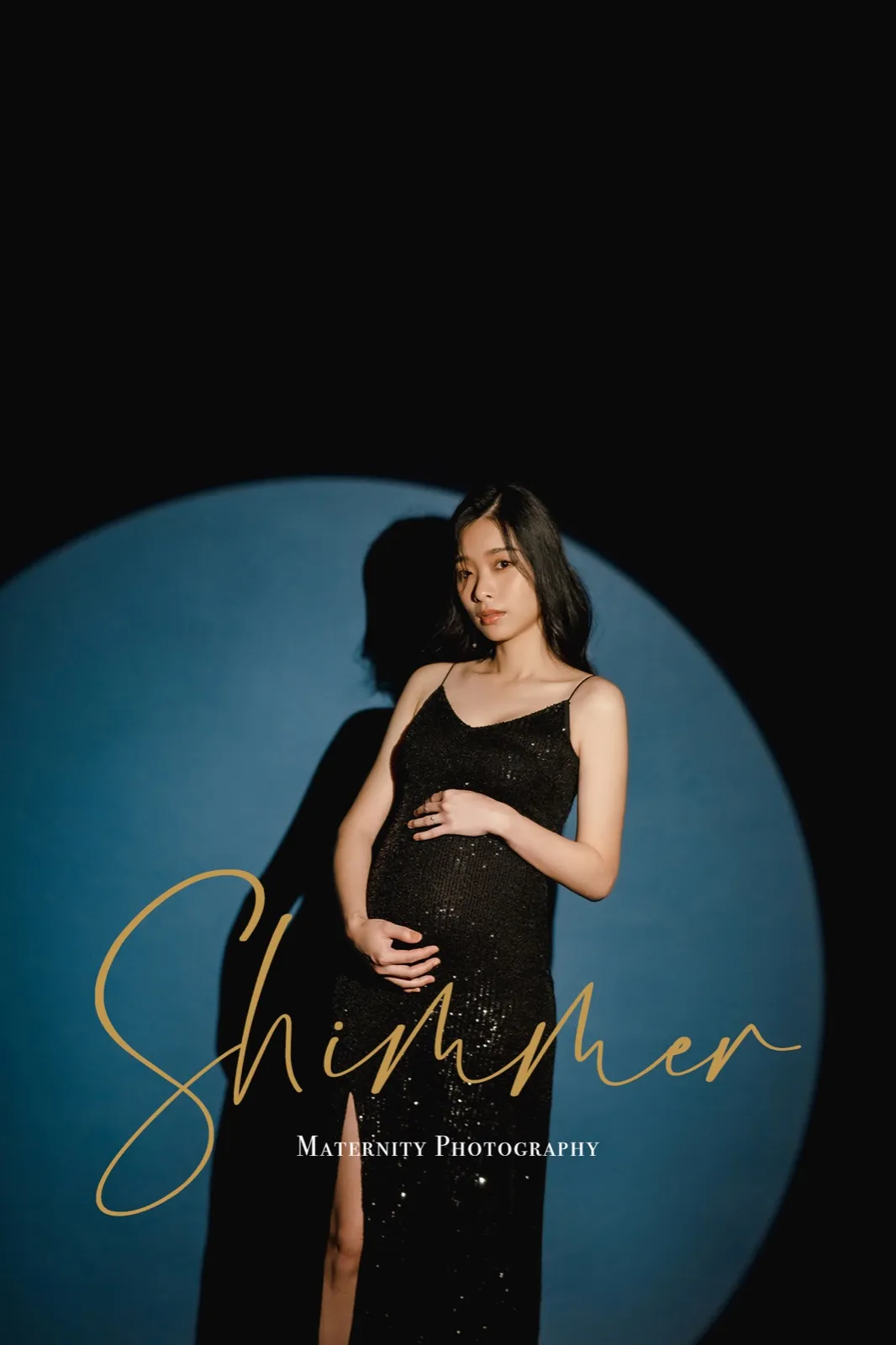 高雄孕婦寫真｜紅色百葉光影中的孕婦寫真