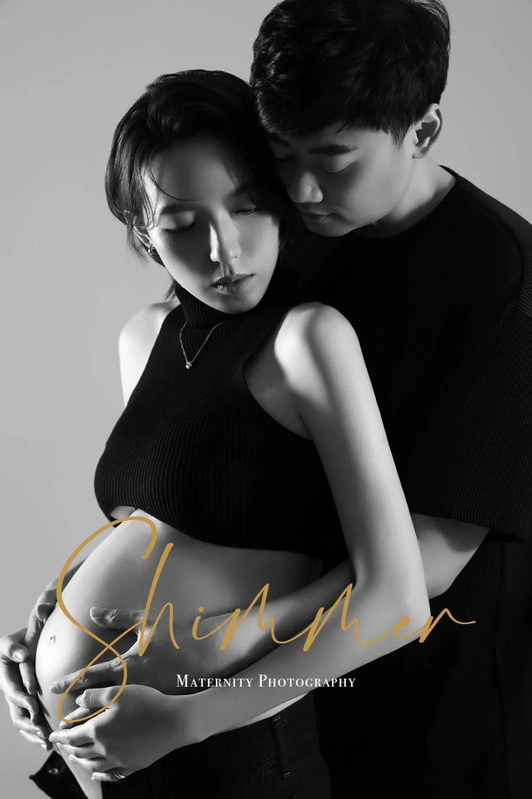 高雄孕婦寫真｜黑白窗光孕婦肖像