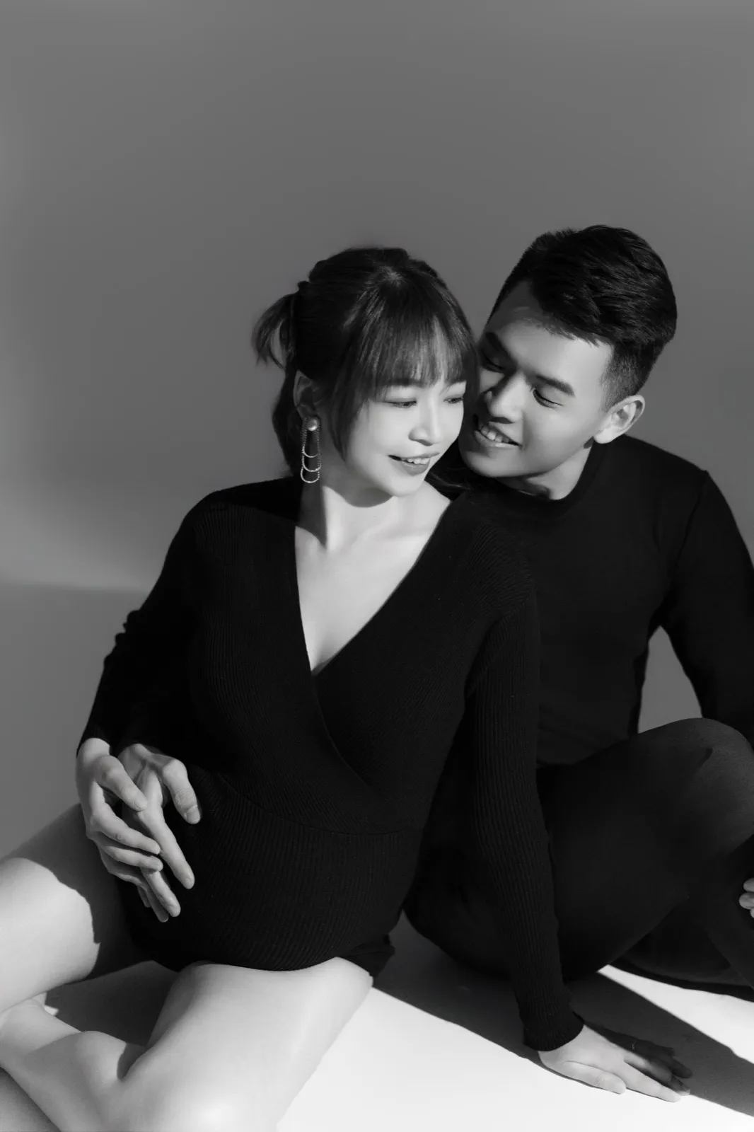 高雄孕婦寫真｜沐光氛圍的藝術裸感孕婦攝影